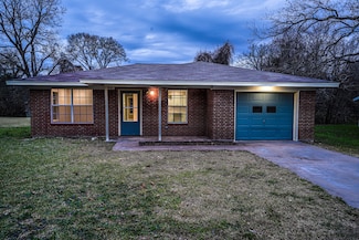 1007 Sycamore St, Brenham, TX 77833