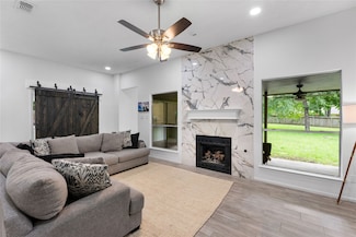 2403 Mustang Dr, Conroe, TX 77384