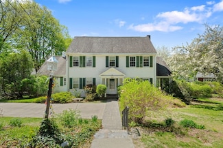 31 Bancroft Rd, Wellesley Hills, MA 02481