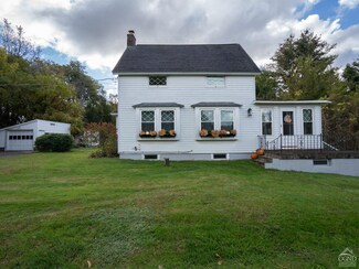 1320 Simons Rd, Castleton On Hudson, NY 12033