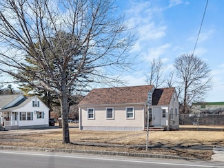 135 Mendon St, Hopedale, MA 01747