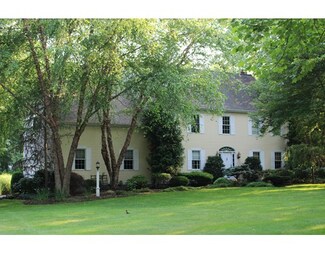 2 Eastward Ln, North Dartmouth, MA 02747