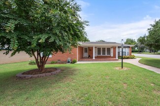 1015 Marengo St, Cleburne, TX 76033