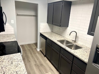 535 Mcqueary St, Arlington, TX 76012