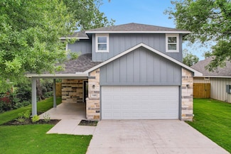 346 Webb St, Smithville, TX 78957