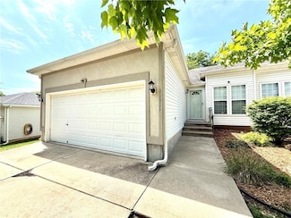 11911 E 85th St, Raytown, MO 64138