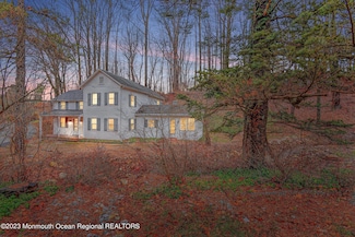 10 Lommason Glen Rd, Belvidere, NJ 07823