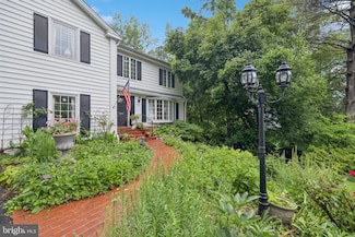 3806 Bent Branch Rd, Falls Church, VA 22041