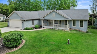 W214N5408 Adamdale Dr, Menomonee Falls, WI 53051