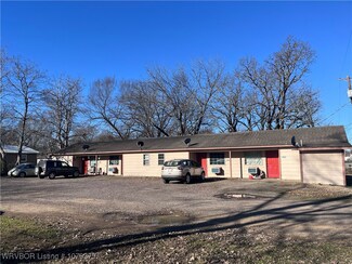 359 E 5th St, Waldron, AR 72958