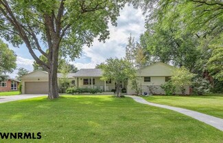 722 Valley View Dr, Scottsbluff, NE 69361