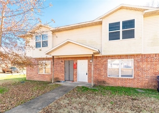 210 Meadow Ct, Siloam Springs, AR 72761