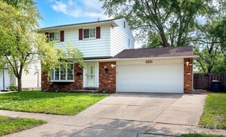 1211 Selma St, Westland, MI 48186