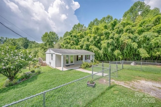 1380 Old Dana Rd, Hendersonville, NC 28792