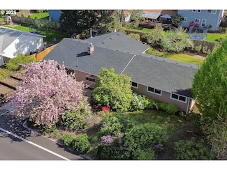 3810 Cedaroak Dr, West Linn, OR 97068