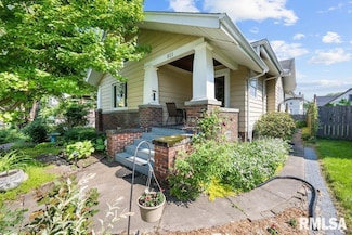 811 E Rusholme St, Davenport, IA 52803