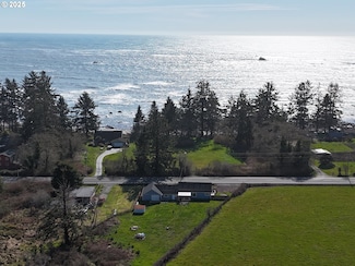 14791 Oceanview Dr, Brookings, OR 97415