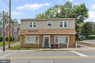 8 Prospect Ave, West Grove, PA 19390