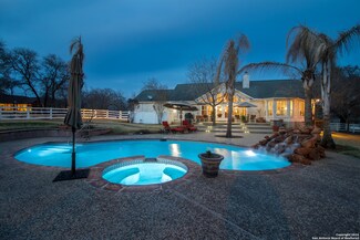 636 Sunshine Meadow, Adkins, TX 78101