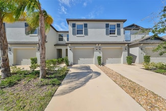 928 Royal Empress Dr, Ruskin, FL 33570