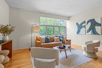 44 Greenridge Ln, Lincoln, MA 01773