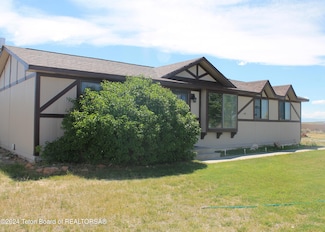 37 Prairie Breeze Rd, Riverton, WY 82501
