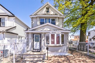 92-43 215th St, Queens Village, NY 11428