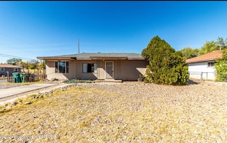 1145 Griffin Ave, Farmington, NM 87401
