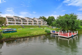 1818 S Lakeshore Blvd Unit 31, Austin, TX 78741