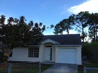 5301 Confederate Dr, Naples, FL 34113