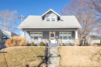 425 S 2nd St, Saint Charles, MO 63301