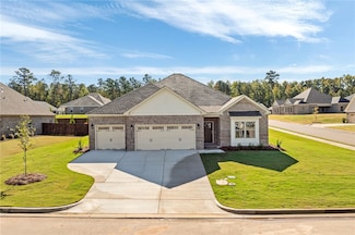 1721 Cushman Dr, Opelika, AL 36801