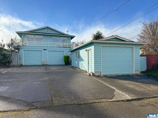 1431 W 5th St, Port Angeles, WA 98363