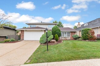 10322 S Aspen Dr, Palos Hills, IL 60465