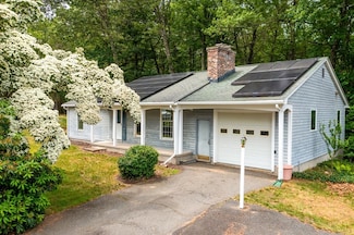 29 Picard Cir, Easthampton, MA 01027