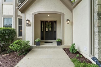 9112 W 115th Terrace, Overland Park, KS 66210