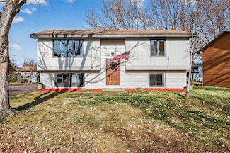 7940 Lad Pkwy, Brooklyn Park, MN 55443