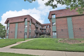 4946 Douglas Rd Unit 202, Downers Grove, IL 60515