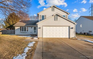 124 S Glenbrook Trail, McHenry, IL 60050