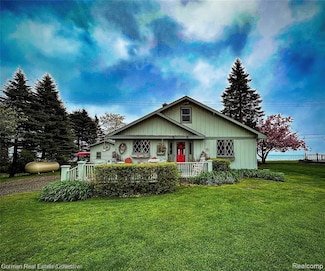2109 S Lakeshore Rd, Harbor Beach, MI 48441
