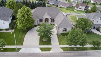 729 Saddle Ridge Rd, Bismarck, ND 58503