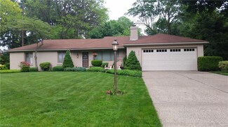 2941 Ivanhoe Rd, Silver Lake, OH 44224