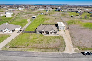 2451 Lake Ridge Cir, Sanger, TX 76266