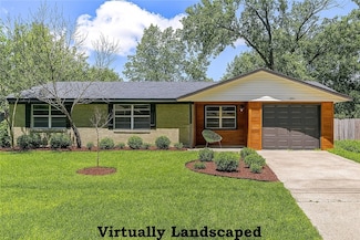 1202 SE E St, Bentonville, AR 72712