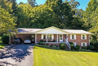 109 Willow Creek Cir, Seneca, SC 29678