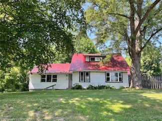 3683 Armstrong Rd, Syracuse, NY 13209
