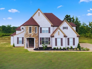 356 Poplar Ln, Holly Springs, MS 38635
