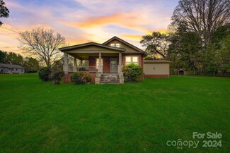 5471 N Carolina 90, Hiddenite, NC 28636