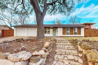 109 E Woodbury Dr, Garland, TX 75041