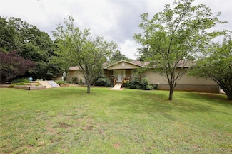 2453 Sioux Dr, Sulphur, OK 73086